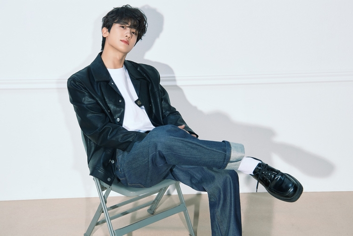 <b>박형식</b>, <b>워너뮤직코리아와</b> 日 <b>매니지먼트</b> 계약 체결