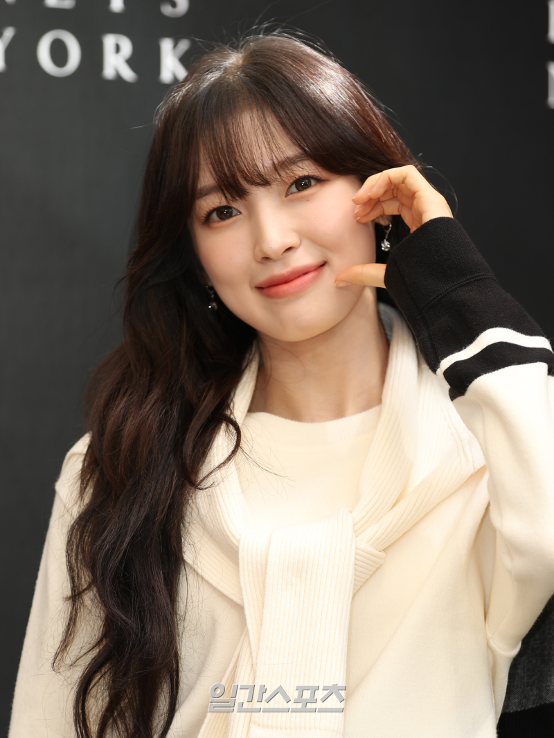 <b>오마이걸</b> 아린, <b>노숙위기청년</b> 위해 3000만원 <b>기부</b>…누적 <b>기부</b>금 1억원