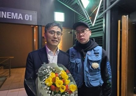 <b>나얼</b>, ‘<b>건국전쟁</b>’ 김덕영 감독 만났다