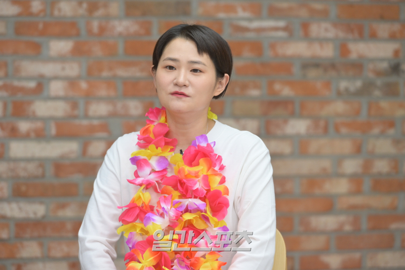<b>김신영</b>, <b>급성후두염</b> 딛고 ‘<b>정희</b>’ 컴백 “목소리 아직 안돌아와”