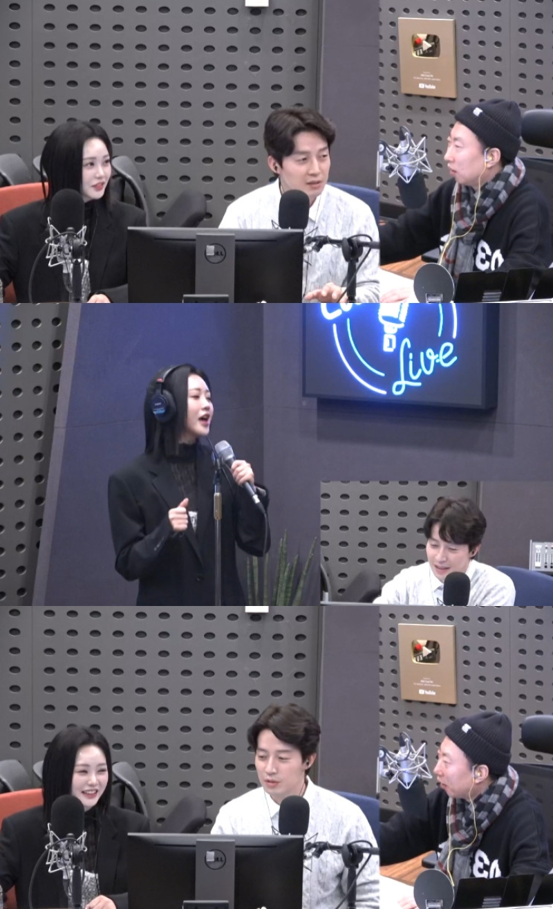 <b>홍지윤</b> “허경환과 듀엣으로 앨범낼 뻔..” 신곡 ‘가보자GO’ 비하인드 (라디...