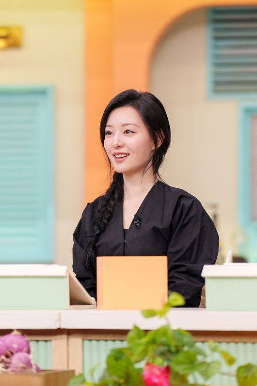 <b>김지원</b>, ‘눈물의 여왕’ 아닌 ‘엉뚱 요정’…반전 매력(‘<b>놀토</b>’)