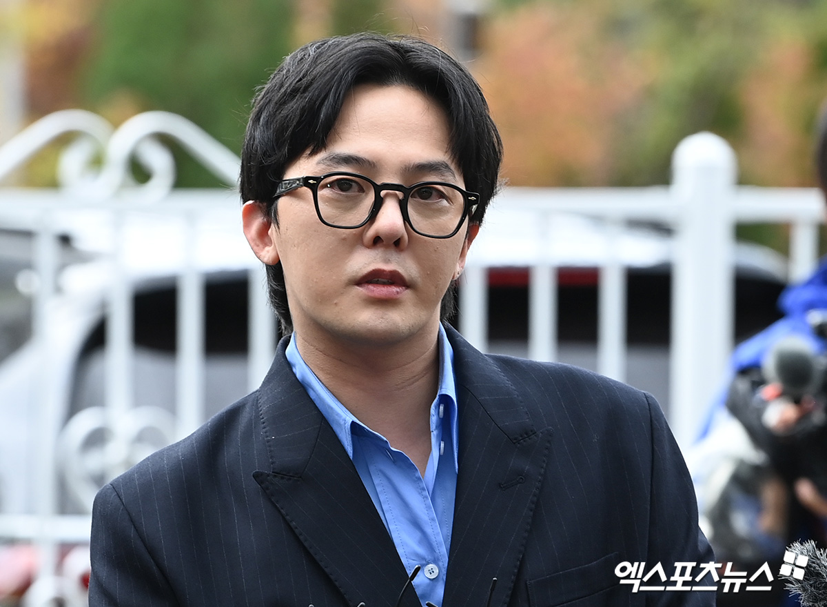 '<b>지드래곤</b> 없는' <b>기자회견</b>...갤럭시 측 "마약 <b>무혐의</b> 입장 밝혀" [공식입장]