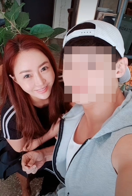 <b>이의정</b>, '뇌종양 <b>완치</b>' 후 근황 보니…<b>훈남</b> 연인과 "연애 중" 공개 선언