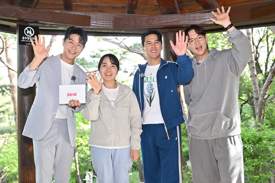 "처음부터 <b>장민호</b>x<b>장성규</b>"…노래 완창하면 금반지 주는 '<b>2장 1절</b>' [종합]