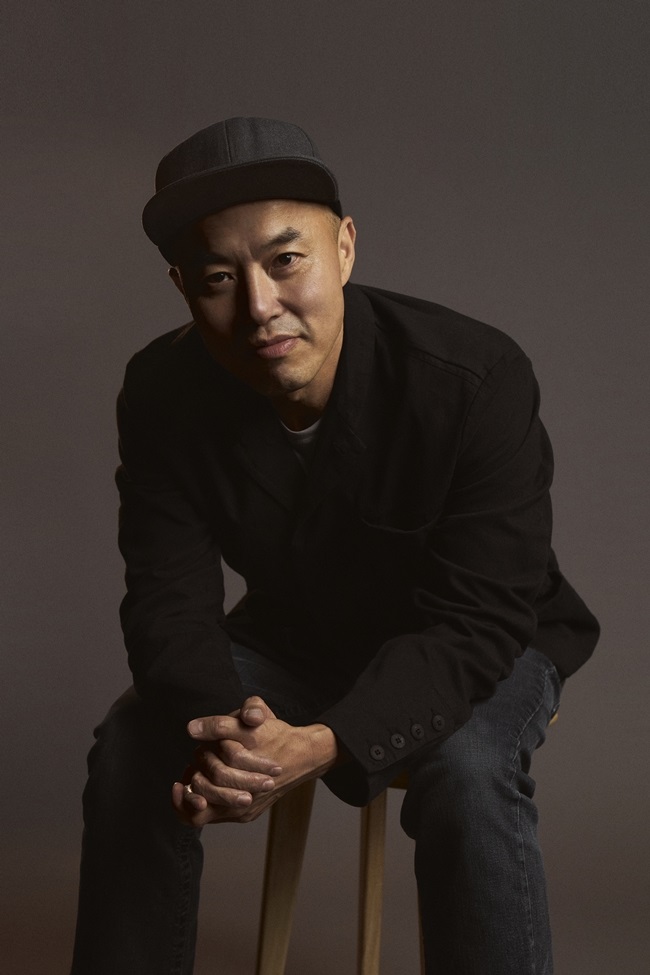 "<b>유아인</b>, 고의적 편집 NO, 연기 훌륭해"…'<b>종말의</b> 바보' 감독의 속마음 [엑's...