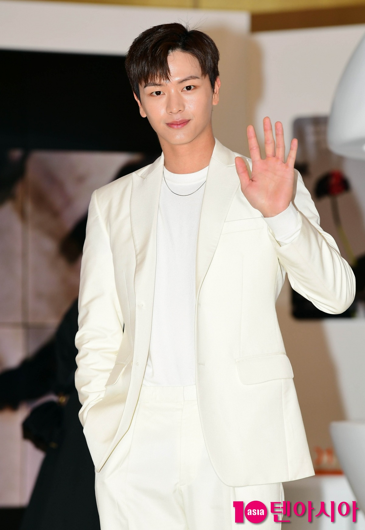[공식] <b>육성재</b>, <b>아이윌미디어와</b> 새 출발 "<b>비투비</b> 활동도 적극 지원"
