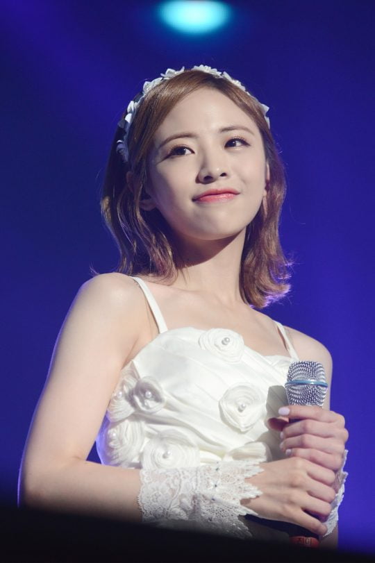 <b>오마이걸</b> 출신 진이, 에스파 '<b>카리나</b> 조롱' 논란 해명 [TEN이슈]