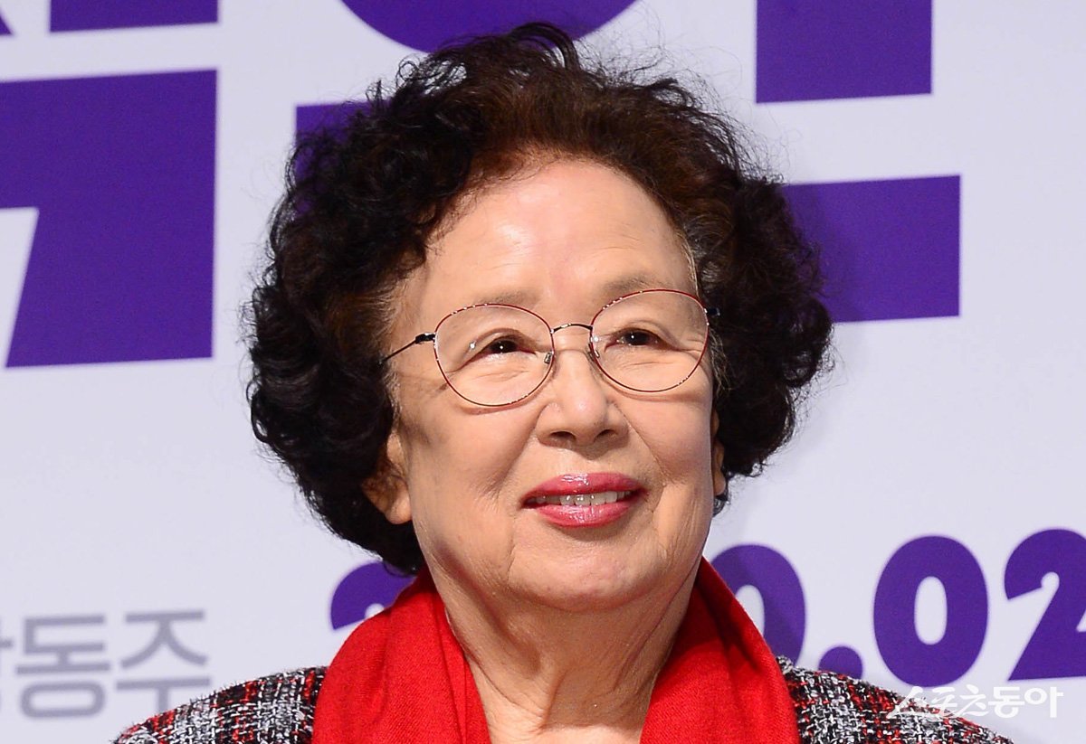 <b>나문희</b> 오늘 남편상, 슬픔 속에 빈소 지켜