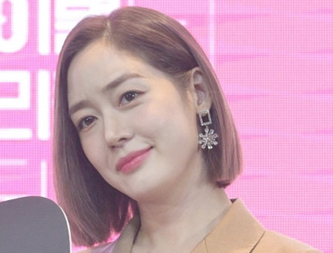 <b>성유리</b>, 남편 논란 첫 언급 “억울한 일, 진실 밝혀지길” [DA]