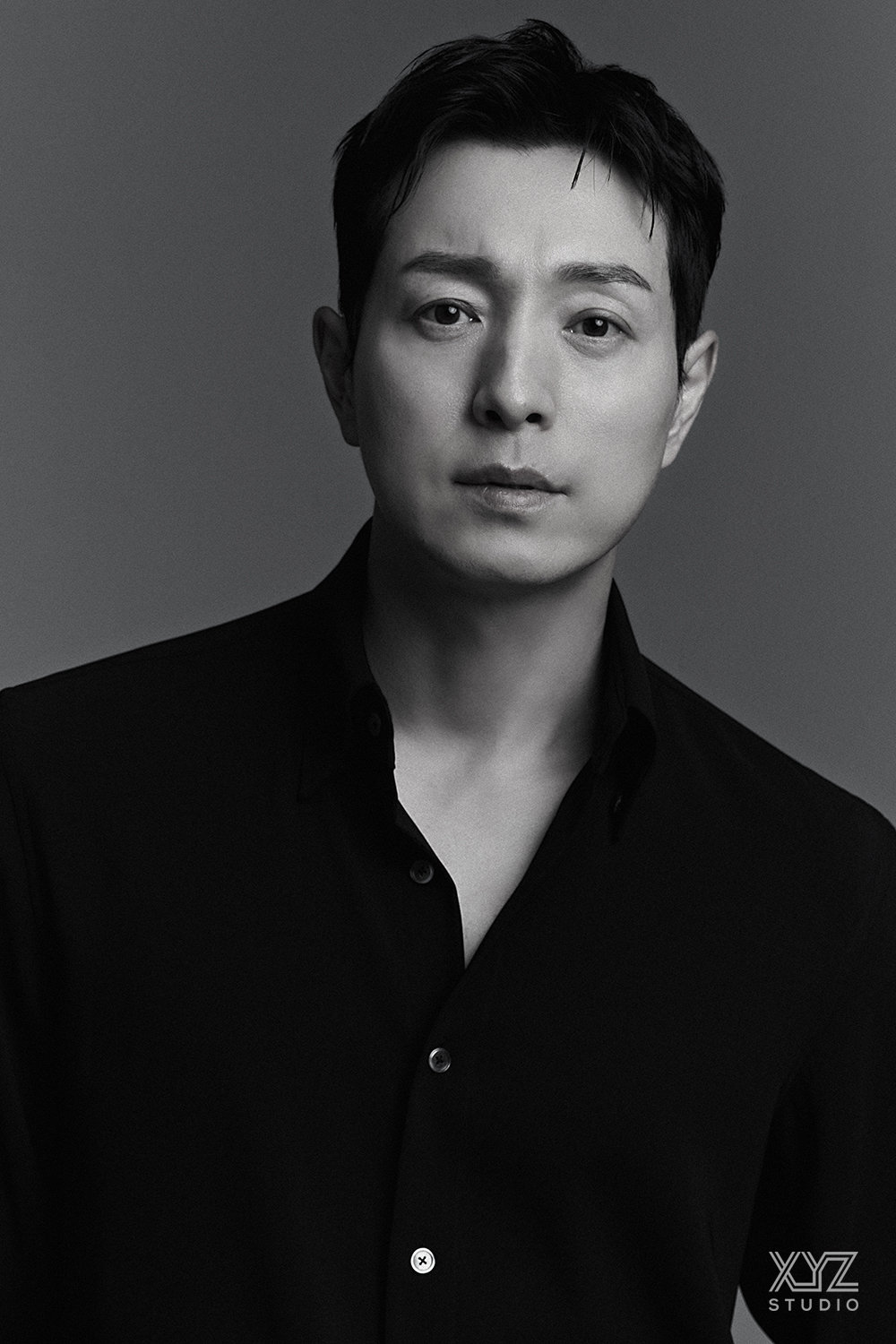 <b>정성일</b>, <b>엑스와이지</b> 스튜디오와 전속 계약 [공식]