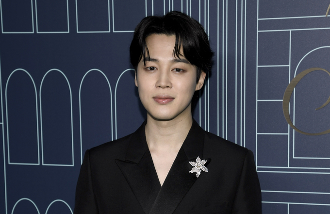 BTS <b>지민</b>, 신병 교육 수료…'최우수 <b>훈련병</b> 표창'