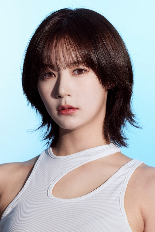 비웨이브, 멤버 <b>윤슬</b>-'日 멤버' <b>레나</b> 공개