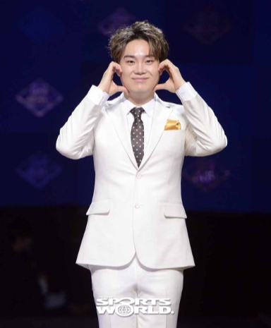 “예비신부=이복<b>동생</b>”…<b>유재환</b>, 결혼 발표글 삭제