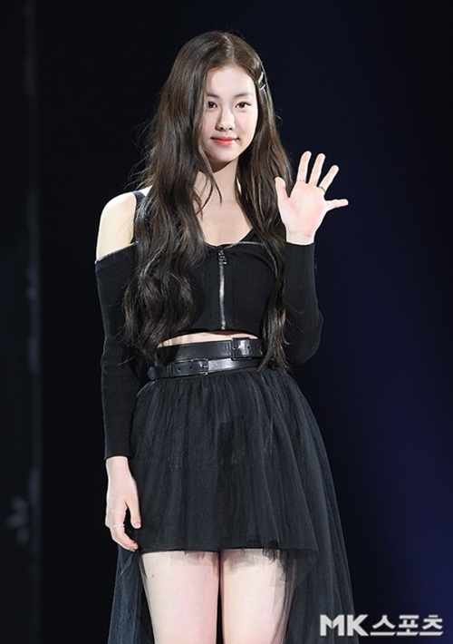 ‘학폭 논란’ 前 <b>르세라핌</b> 김가람, 7일 <b>서공예 졸업식</b> 참석…무슨 말할까 [M...