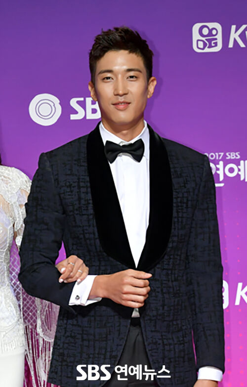 <b>강경준</b>, 사생활 논란 '묵묵부답'...상대<b>여성</b>, 직장서 무단 결근