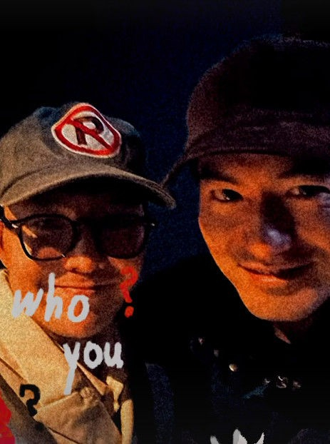 '무혐의' <b>지드래곤</b>, <b>이진욱과</b> 투샷… "승리의 미소"