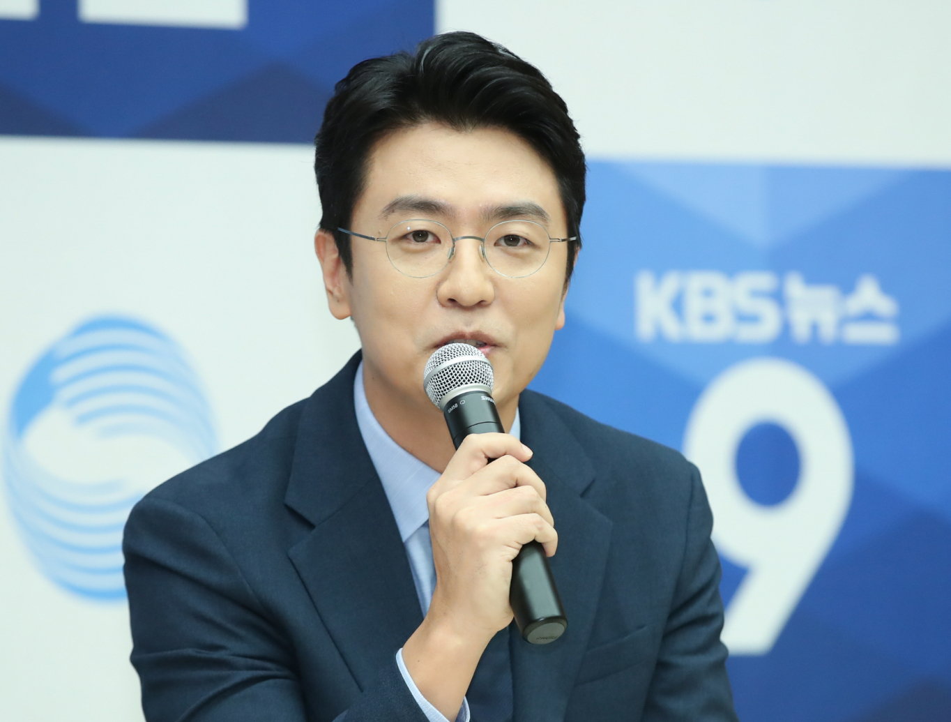 잉꼬부부가 어쩌다… 최동석 "<b>박지윤</b> 경호원이 내 정강이 걷어찼다"