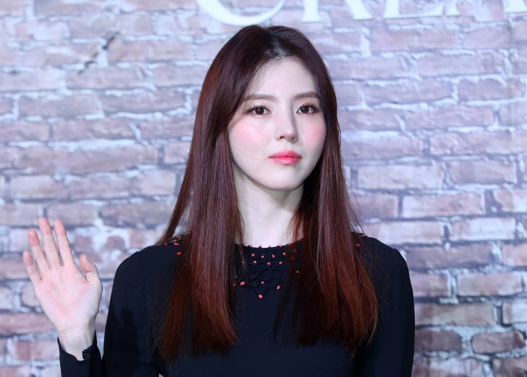 <b>한소희</b> '<b>프랑스 대학</b>' 의혹 해명… 나영석에도 불똥?