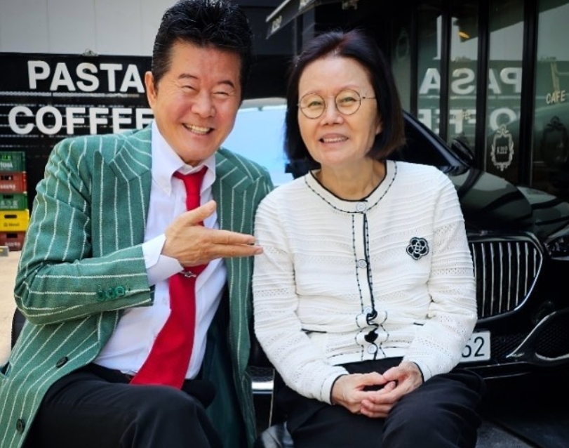<b>이루</b> '태진아 사망' <b>가짜뉴스에 분노</b>…"멀쩡히 살아계시는 아버지를"