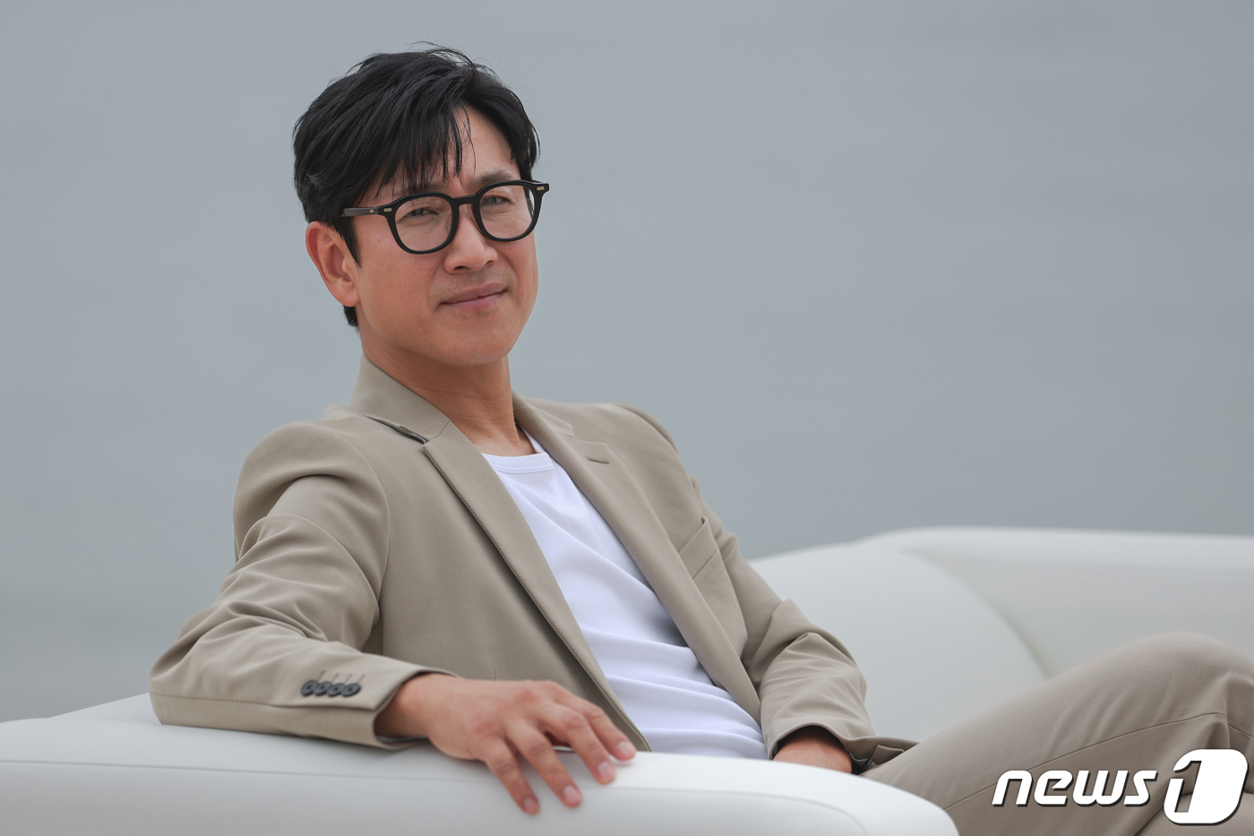 <b>김이나</b>, 이선균 사망 비보에 "제일 비겁한 나…감히 추모도 못하는 마음"