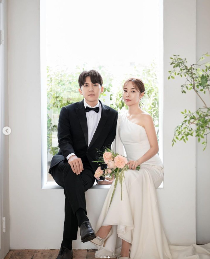 <b>탑독</b> 곤정다야, 연상연하 커플 탄생…10년 열애 속 <b>결혼</b> "새 인생 살 것"