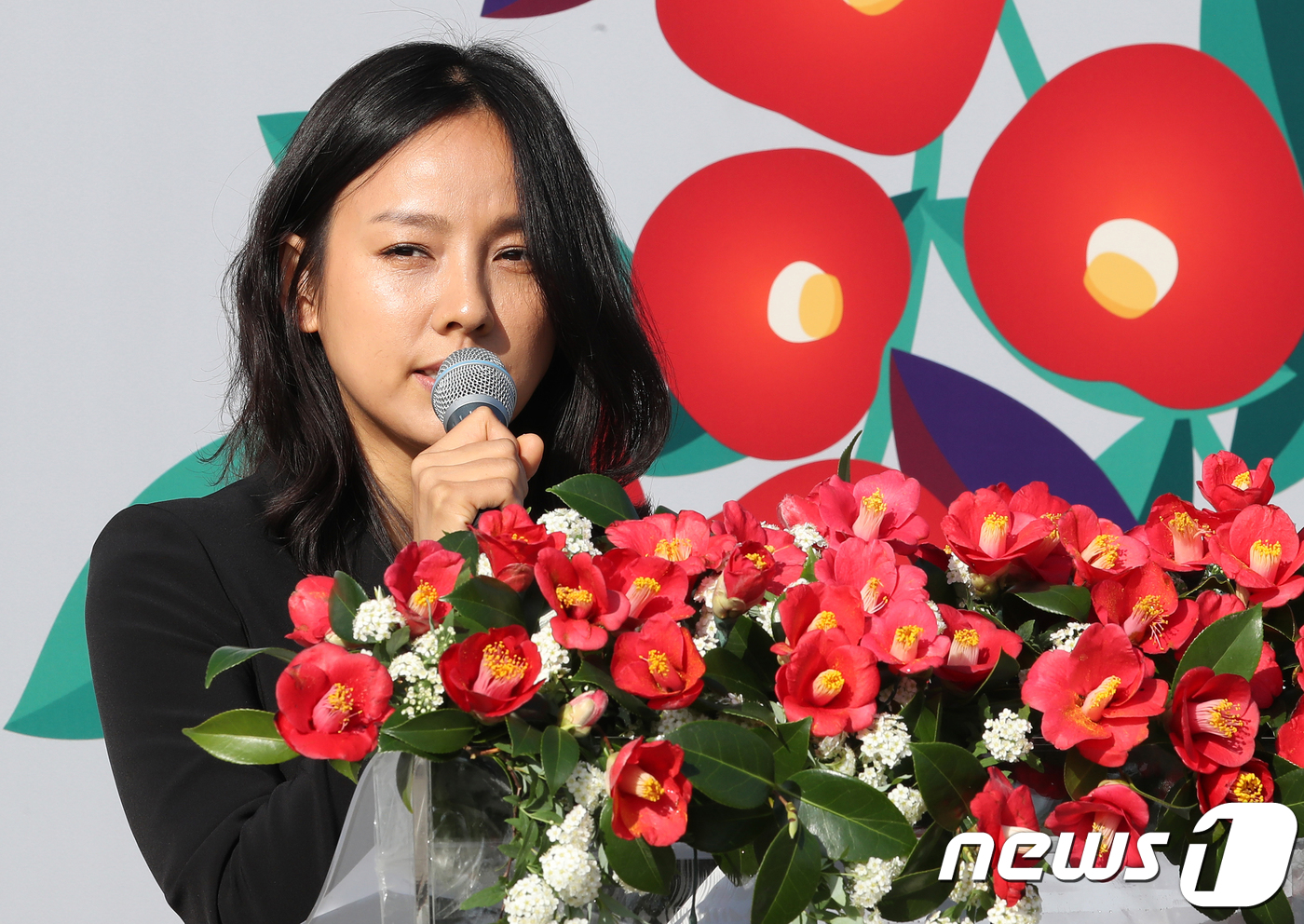 [단독] "레전드 98학번" <b>이효리</b>, <b>국민대</b> <b>졸업식</b> 축사서 무슨 말 할까(종합)