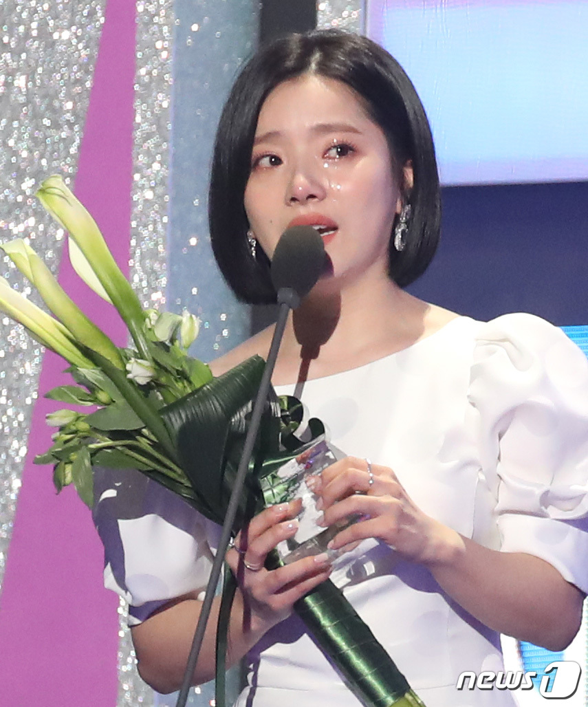 벤, <b>이욱</b> 이사장과 결혼 3년 만에 파경…양육권은 벤이 [공식]