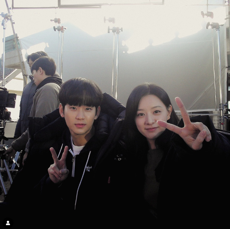 <b>김수현</b>, 얼굴 얼마나 작은거야…<b>김지원</b>과 '<b>백홍</b>' 투샷 [N샷]