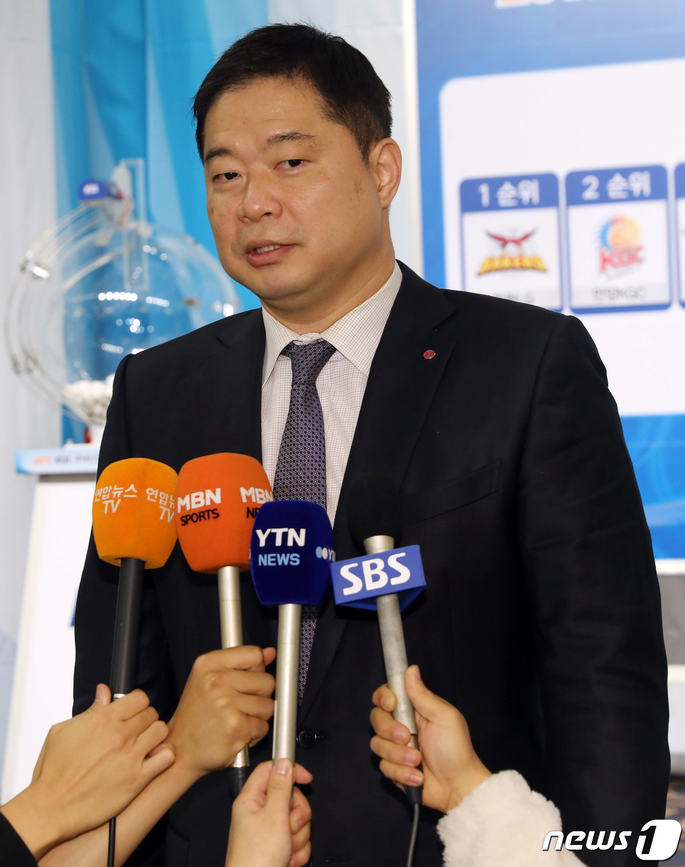 '<b>실화탐사대</b>' <b>현주엽</b> 감독 논란 방송…<b>현주엽</b> 측 "성의껏 답변했지만 반영 無...