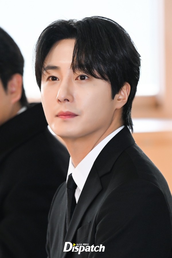 [현장포토] "<b>적십자</b> 대표 미남"…<b>정일우</b>, 훈훈 비주얼