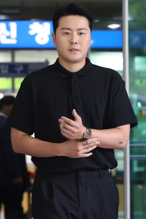 <b>이루</b>, 父 <b>태진아</b> 사망설에 <b>분노</b> "멀쩡히 잘 살아계시는데…"