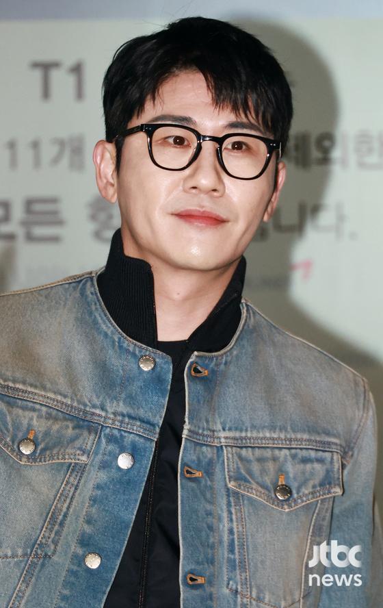 <b>영탁</b>, <b>어비스컴퍼니와 전속계약</b>…선미와 한솥밥