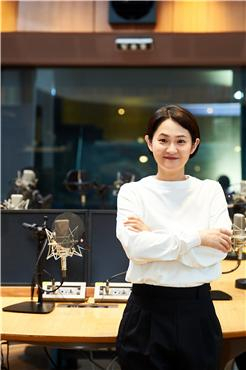'급성 후두염' <b>김신영</b> 측 "목소리 안 나와, 라디오 이틀 <b>불참</b>"