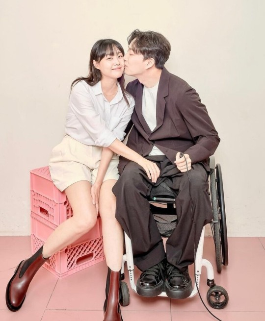 <b>송지은</b>, 연인 <b>박위</b>와 <b>결혼</b> 인정 "올해 가을 계획 날짜 미정"