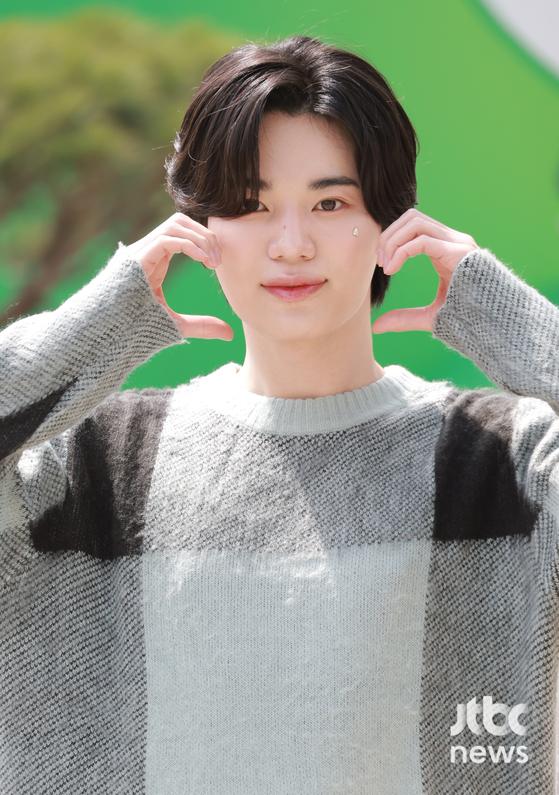 <b>인피니트 이성종</b>, 전속계약 해지 통지 3개월 만 자유…<b>미지급</b> 정산금 소송은 ...
