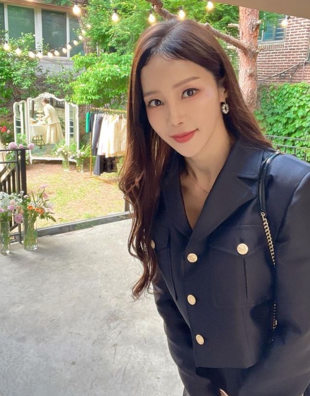 <b>미나</b> 모친상…남편 류필립 “장모님 별세, 명복 빌어주시길”