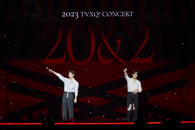 "어느덧 <b>20주년</b>"...<b>동방신기</b>, 영원한 우리들의 '아이돌' [종합]