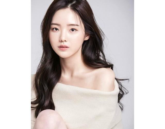 '<b>피라미드 게임</b>' 강나언, 첫 시구 도전 "너무 떨려"