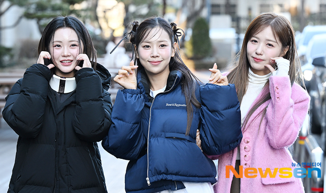 <b>홍지윤</b>-<b>강예슬</b>-<b>정다경</b>, 하트하는 트롯여신들 [포토엔HD]