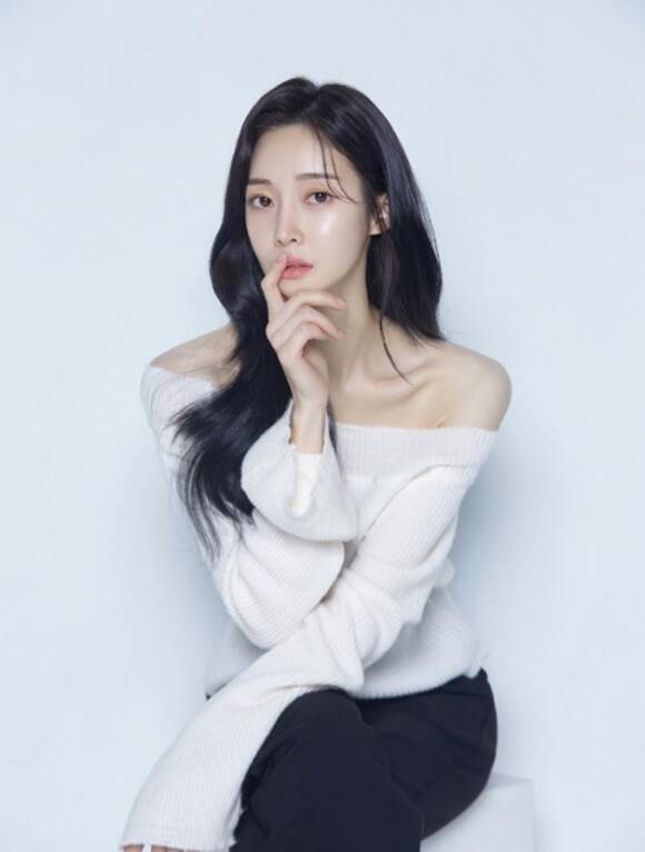 <b>티아라</b> 출신 아름, 이혼·재혼 발표 "<b>소송</b> 끝나는 대로 혼인신고"