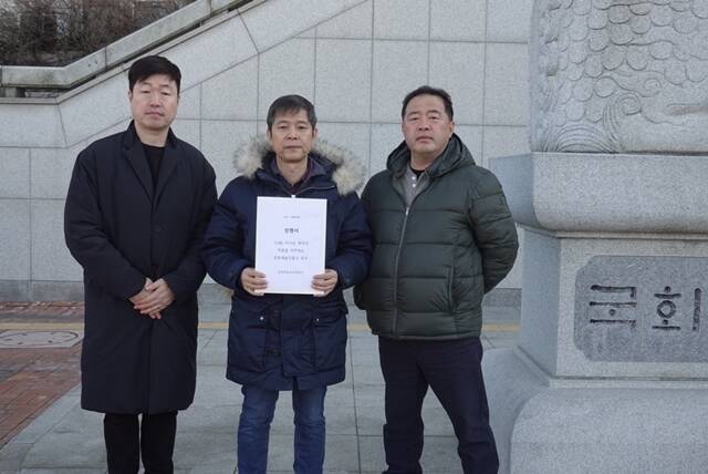 문화예술인 연대회의, 故 <b>이선균 성명서 국회</b>·KBS 전달…박찬욱·윤여정 동참