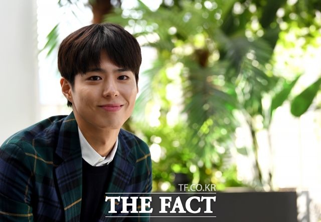 <b>박보검</b>, <b>아이유 콘서트</b> 게스트로 깜짝 등장…"내 짱친"