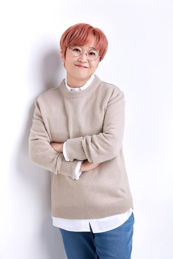 <b>송은이</b>, '<b>유명인 사칭</b> 온라인 피싱' 공동 대응…22일 기자회견